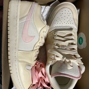Nike Women's Cream and Pink Sneakers